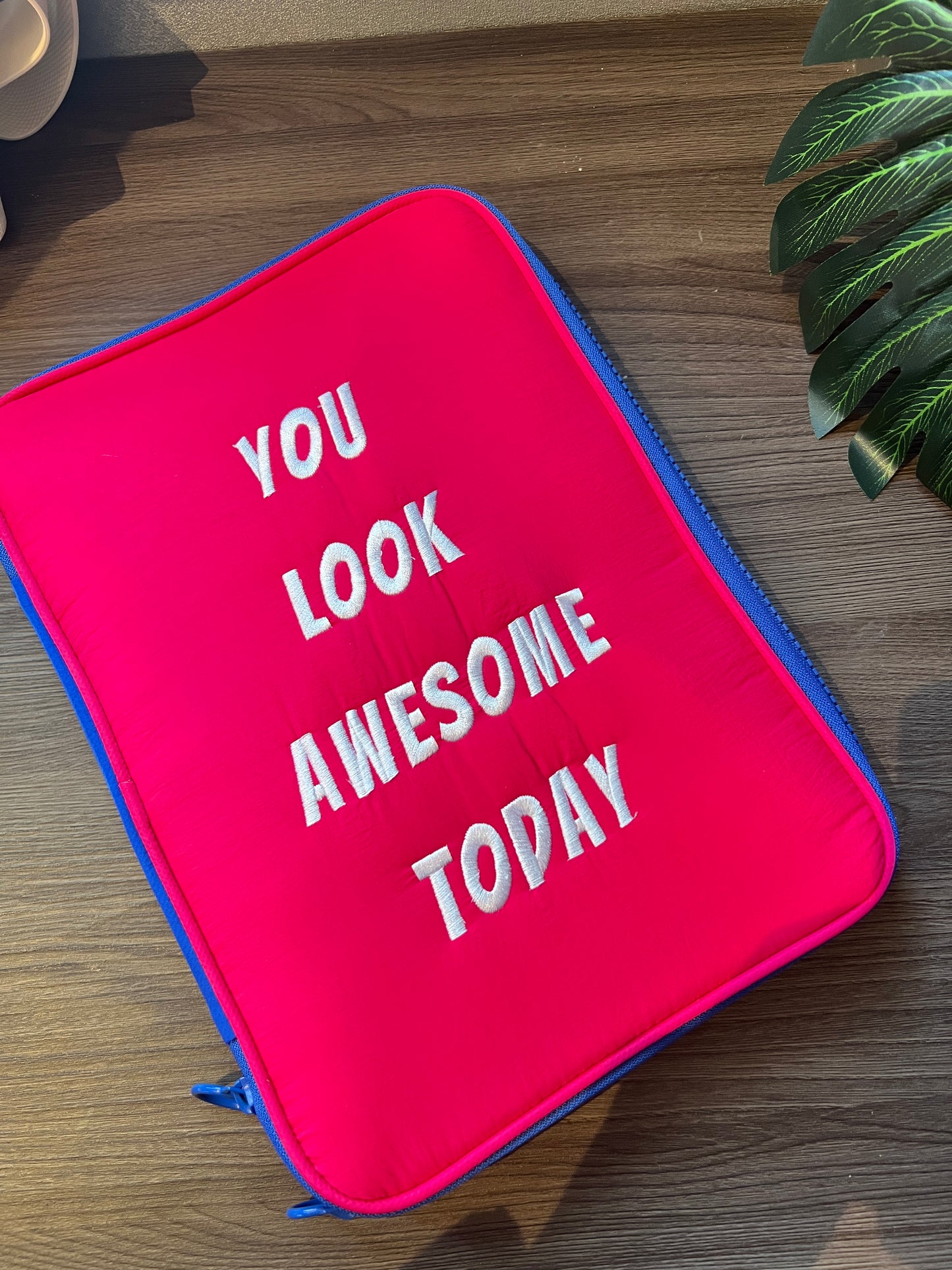“You Look Awesome Today” Bands Organizer – Watch Band and Cable Storage Pouch - BandsOfTheDay